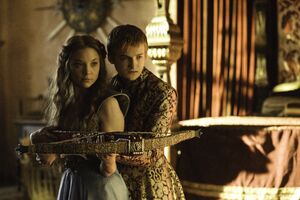 302 Margaery Joffrey 01