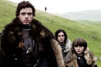 Робб Старк, Бран и Джон Сноу 1x01