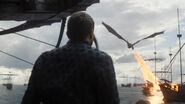 Эурон наблюдает сожжение Железного флота Дрогоном. («Колокола»)