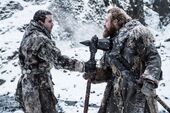 Tormund grabs Gendry's warhammer.