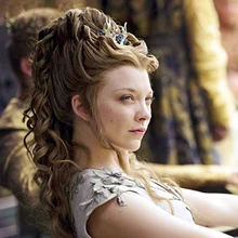 Margaery Tyrell Game Of Thrones Wiki Fandom Margaery tyrell is the only daughter of lord mace tyrell and his wife, lady alerie hightower. margaery tyrell game of thrones wiki