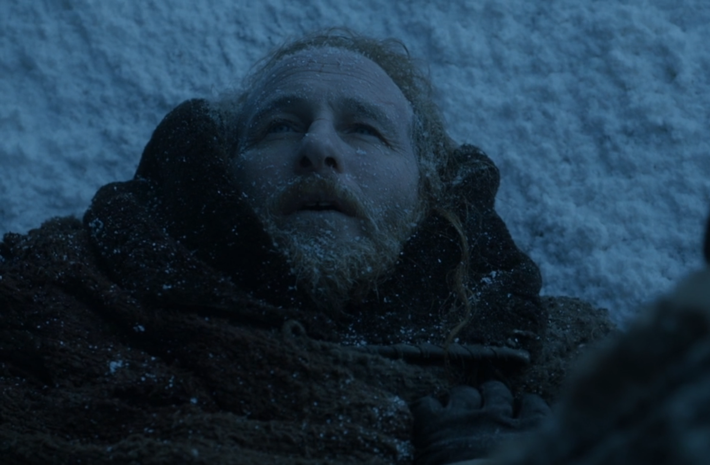 что сделали с горой в игре престолов. Thoros Death. что сделали с горой в игре престолов фото. что сделали с горой в игре престолов-Thoros Death. картинка что сделали с горой в игре престолов. картинка Thoros Death. Григор Клиган – второстепенный персонаж, введенный писателем Джорджем Мартином в роман «Песнь Льда и Пламени», написанный в 1996 году. Рыцарь, в отличие от большинства героев фэнтези, не имеет прототипа. Образ введен в повествование, чтобы добавить сюжету мрачности и кровавости, которая по задумке автора, свойственна Семи Королевствам.