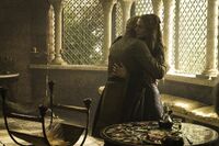 Серсея обнимает сына 5x07.jpg (2,9 Мб) Серсея обнимает сына 5x07