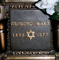 Groucho marx grave.jpg