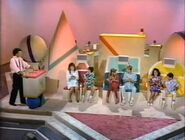 I'm20Telling20Pic203.jpg (22 KB) Laurie and The Contestants