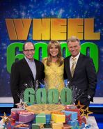 The Wheel 6000 cake with Pat, Vanna, and executive producer Harry Friedman