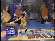 Yer.jpg (30 KB) And here is a yellow team completing another task. Don't let that bowl drop on your head!