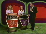 The Showcase podiums changed to have a small trapezoid for the main prize, a big trapezoid for the bidding display and a bigger trapezoid to show the asterisk from 1986, the longer-lived podiums. The light green posts changed to gold.