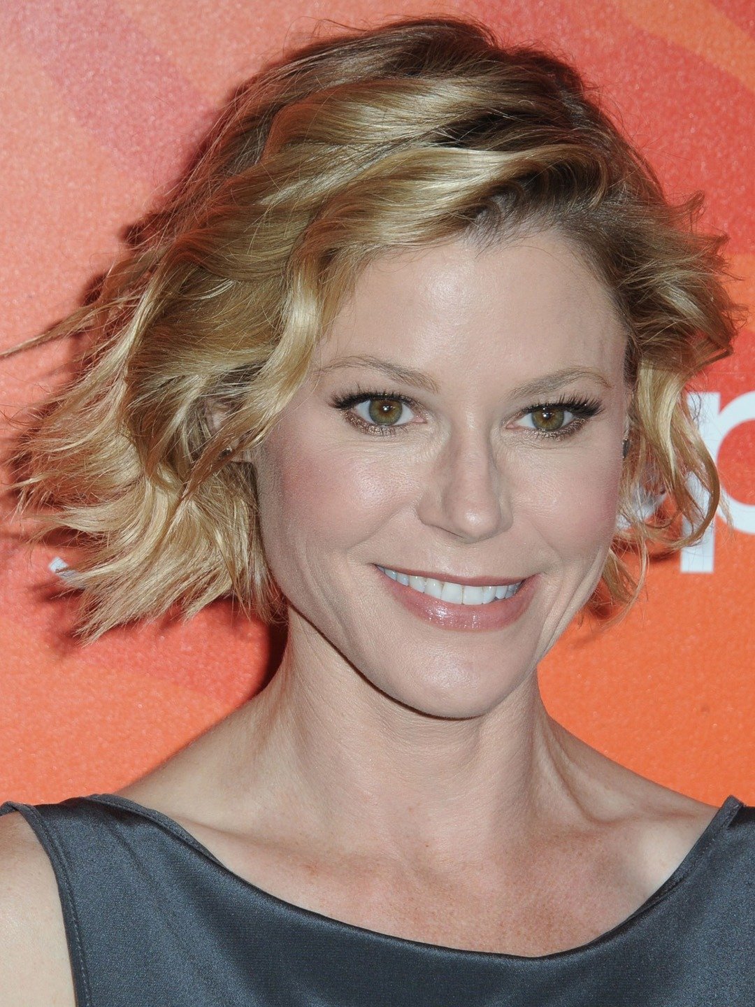 julie bowen hair style