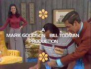 A variant with yellow G-T asterisks was used from after the earliest episodes up until 1975.