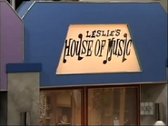 Leslie's