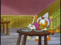 Garfield całkiem dobrze tańczy, jak na postać z nadwagą.