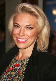 Hannah-waddingham-annie-press-night-in-london-10-02-2017-5