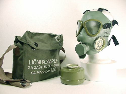 Details about   1/  SERBIAN M-1 GAS MASK SET W/ CARRY BAG & CHEMICAL HOOD PONCHO 