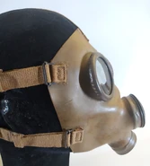 Interwar industrial facepiece lacking the kit's register number on its right side