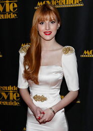 BellaThorne12thMovieGuideAwards(13)