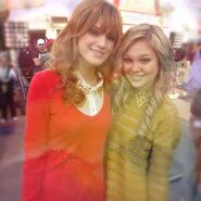 BellaThorne-nd-OliviaHolt-set