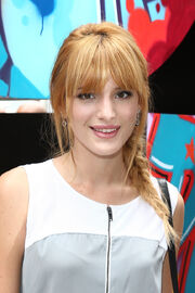 Bella-thorne-GraffitiWall