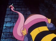 Kage-Onna vs Kitaro 1971.png (965 KB) Kage-Onna capturing Kitarō with her elongated lower body in the 1971 anime.