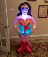 Christmas Wonder Woman with Present (Unreleased)