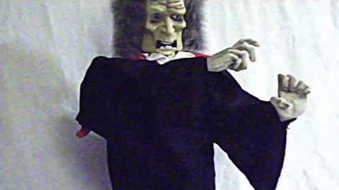 TOTALLY GHOUL HALLOWEEN PHANTOM FACE SHIFTER 30" TALL