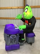 Halloween Piano Player w/ sound