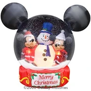 Disney Mickey and Minnie Mouse Snowman Scene