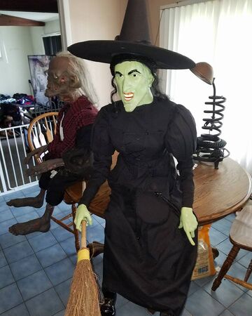 Life Size Sitting Wicked Witch of the West | Gemmy Wiki | Fandom