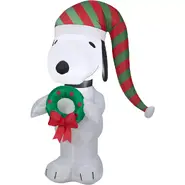 Snoopy with Wreath