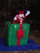 Christmas Pop-up Mickey & Minnie Mouse in Present (Minnie)