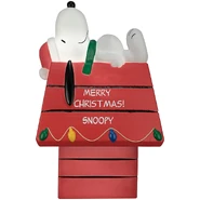 Blow Mold Snoopy on Doghouse (3ft)