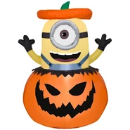 Minion Stuart in Jack-O-Lantern
