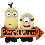 Minions with Halloween Sign Scene