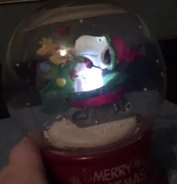 Snoopy Snowglobe
