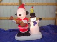 Snoopy playing guitar w/ Woodstock and snowman (Prototype)