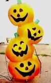 Classic jack-o-lantern pumpkin stack