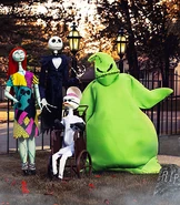 Decor-us.jpg (120 KB) Seen with other Nightmare Before Christmas life sizes (HalloweenCostumes.com)