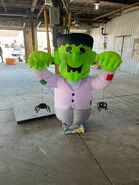 Inflatable display.jpg (350 KB) 2002 Frankenstein Display