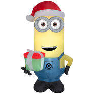 Kevin Minion with present