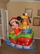 Mickey Mouse & Pluto Sleigh Scene
