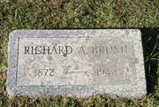 Brush-RichardArlington tombstone