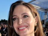 Angelina Jolie Voight (1975)