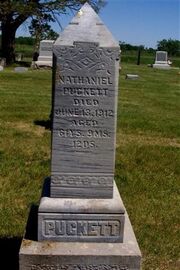 Puckett-Nathaniel tombstone.jpg