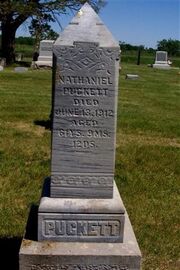 Puckett-Nathaniel tombstone