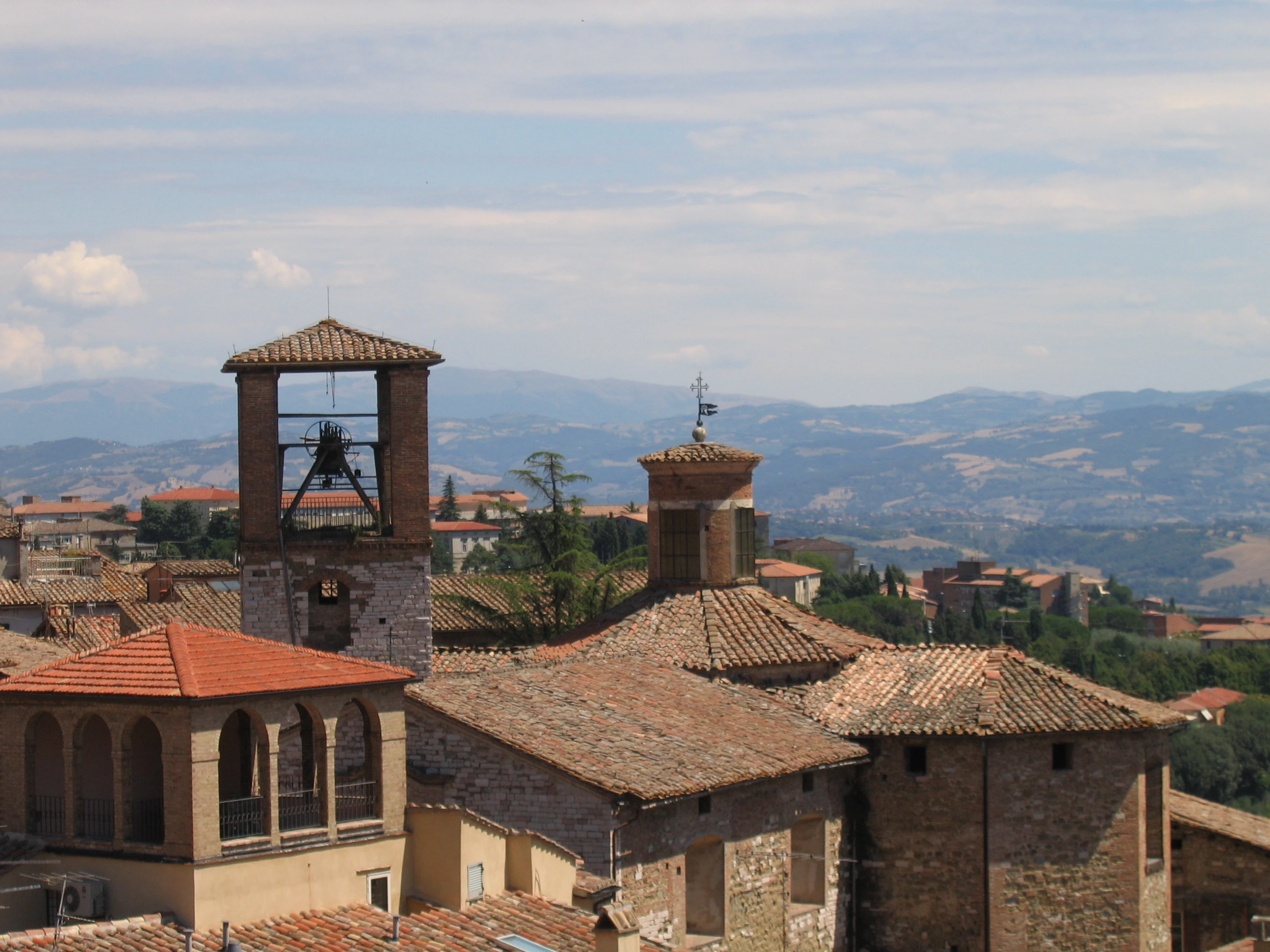 Perugia Facts for Kids | KidzSearch.com, image size:2592x1944