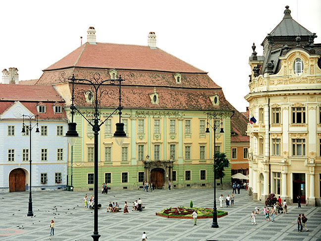 File:Sibiu (Hermannstadt, Nagyszeben) - Large Square (Piața Mare