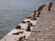 Budapest jewish WWII memorial shoes on river bank