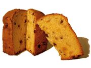 Panettone aufgeschnitten freigestellt