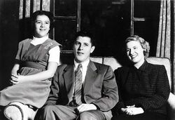 Stanley dunham with daughter ann and wife Madelyn