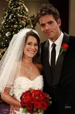Robin weds Patrick Drake